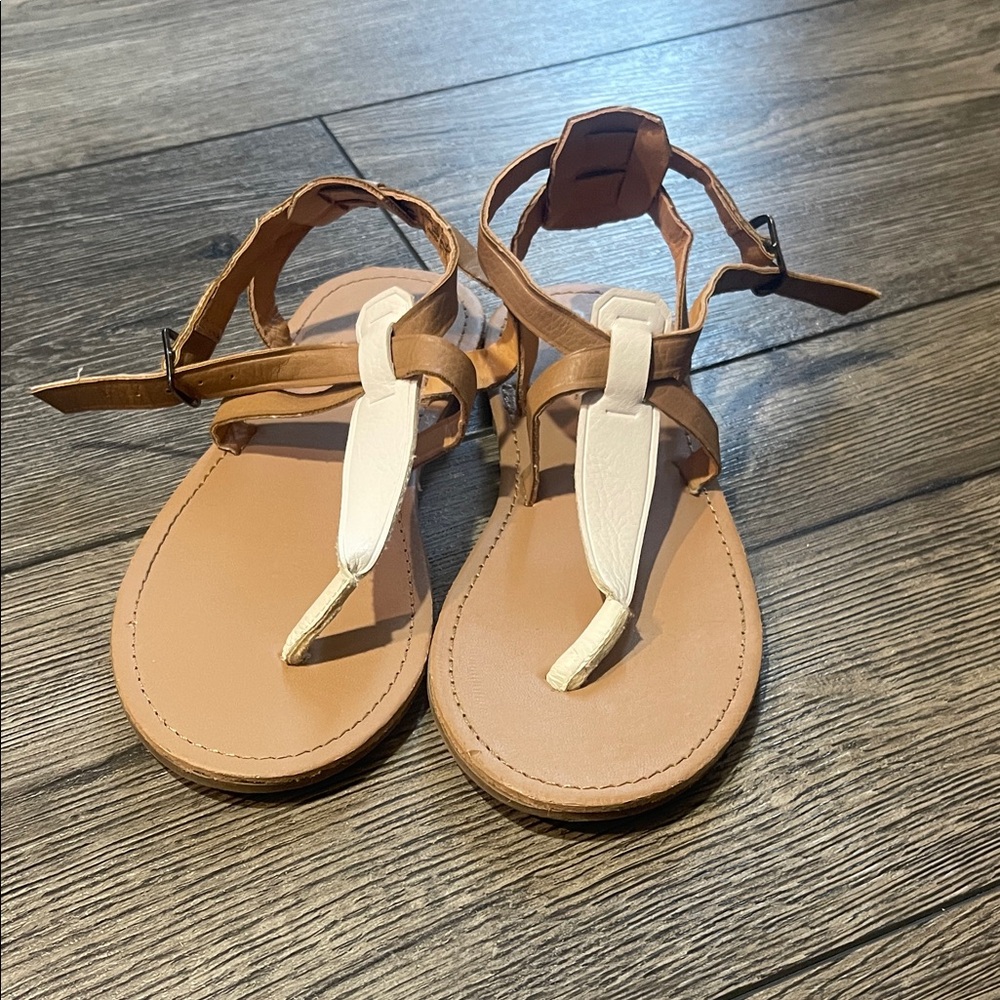 Old Navy Tan and Cream Kids Sandals